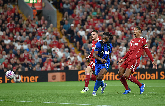 ONLINE: Premier League je zpět. Bournemouth srovnává na Liverpoolu
