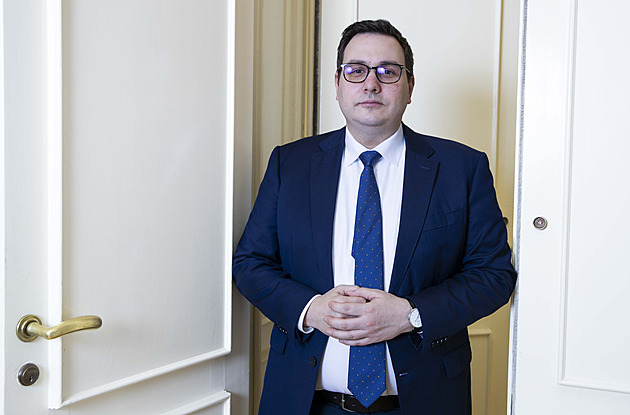 Fiala: Putin ukázal, že chce jen území. Vřele přijali masového vraha, říká Rakušan
