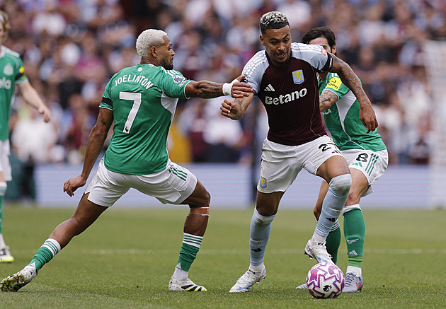 ONLINE: Soutěžní debut pro Dioufa, Souček jen na lavičce. Villa a Newcastle berou bod