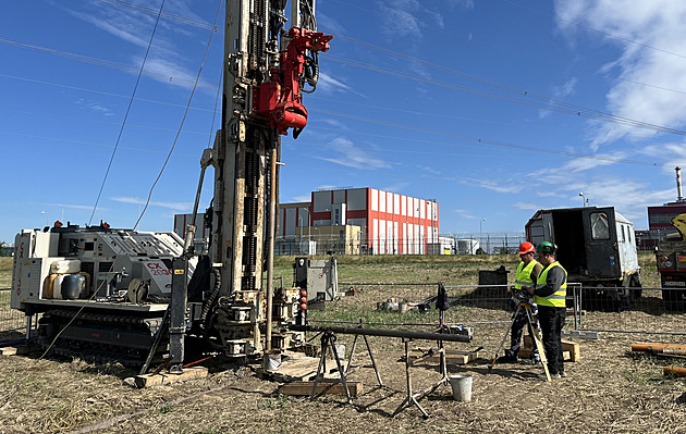 Geologický průzkum kvůli modulárnímu reaktoru. U Temelína vrtali do hloubky 200 metrů