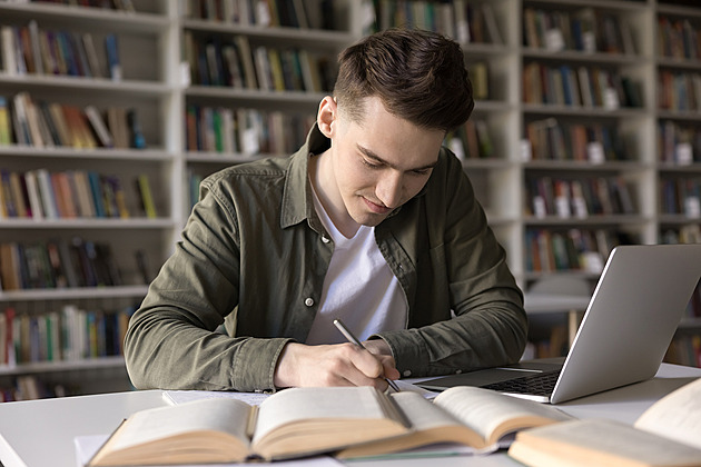 Test notebooků: Připlatit, nebo ušetřit? Jak vybrat počítač pro studenta