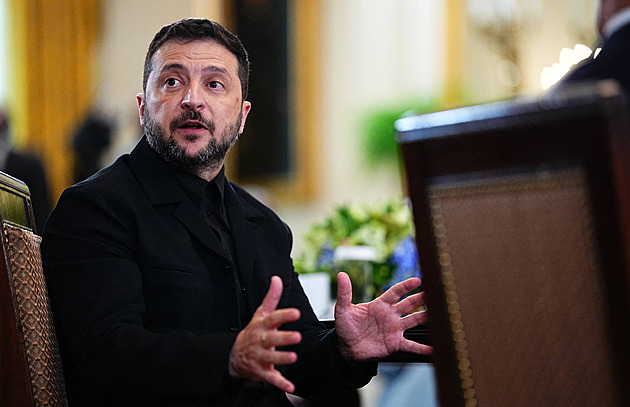 Ukrajina projedná s Ruskem územní otázky, čeká bezpečnostní záruky Západu