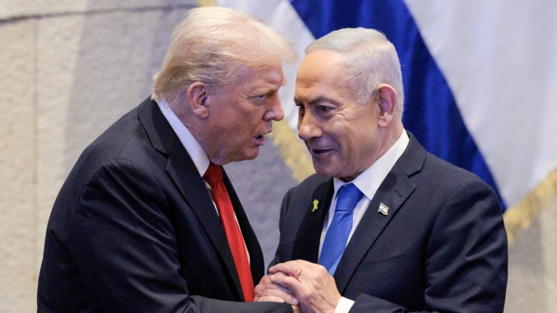 Nastává zlatý věk Izraele a Blízkého východu, hlásí Trump. Vyzval k milosti pro Netanjahua