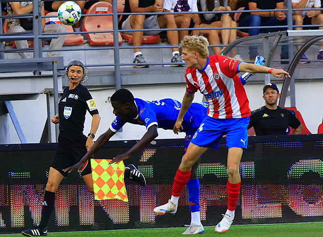 Zbrojovka si snadno poradila s rezervou Ostravy, druhou ligu vede o tři body