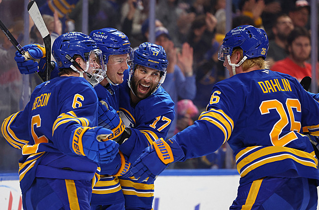 Buffalo si vyšláplo na Floridu, Palát nastoupil proti Tomáškovi