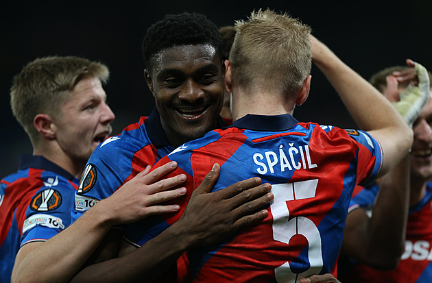 ONLINE: AS Řím - Plzeň 0:2, dva slepené góly, po Aduovi krásně pálí Souaré