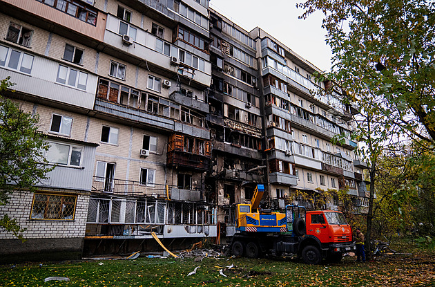 Ukrajina vyslala na Moskvu desítky dronů. Rusové zachytili záhadný zelený objekt