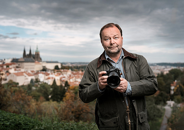 Zblízka jsme viděli, jak se z tanků střílí do živého, vypráví fotograf Michal Růžička