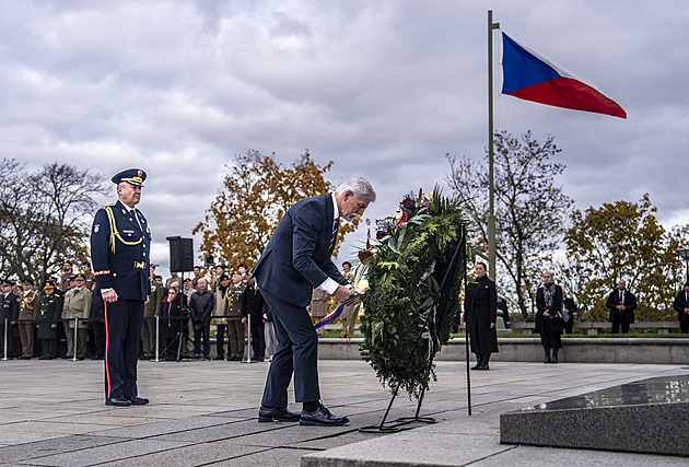 Oslavy státního svátku 28. října: prezident  položil na Vítkově věnce, jmenuje generály