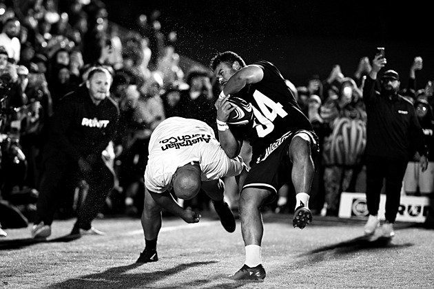 Brutální extrakt z ragby. RUNIT je osekaný na surovou akci a děsí lékaře