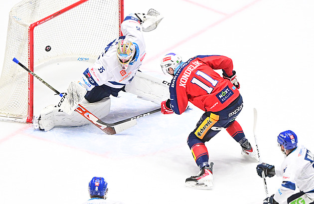 ONLINE: Pardubice dávají sedmý gól, Třinec prohrává v Hradci, Sparta vede