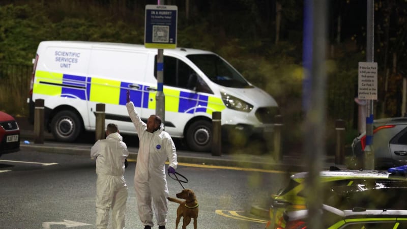 Děsivý klid, popsala žena z vlaku chování útočníka. Ten čelí obvinění z 11 pokusů o vraždu