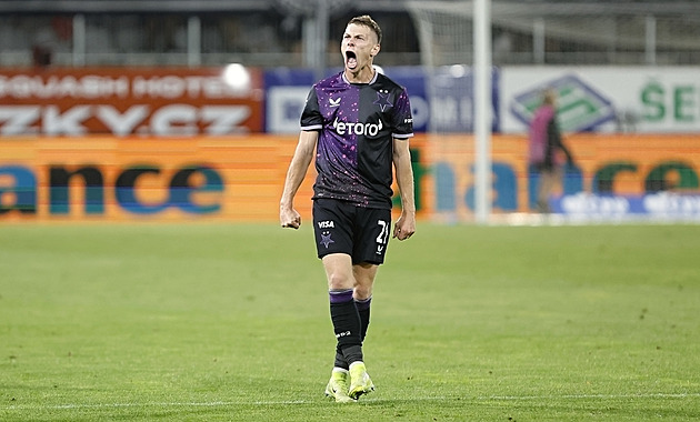 Koho proti Arsenalu nasadit na kraje? Na celý zápas to ještě nevidím, říká Douděra