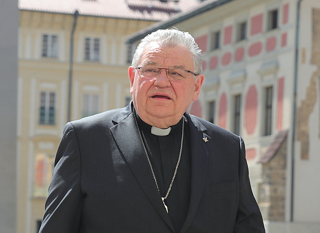 Duka je ve vážném stavu opět v nemocnici. Navštívili ho nejvyšší církevní hodnostáři