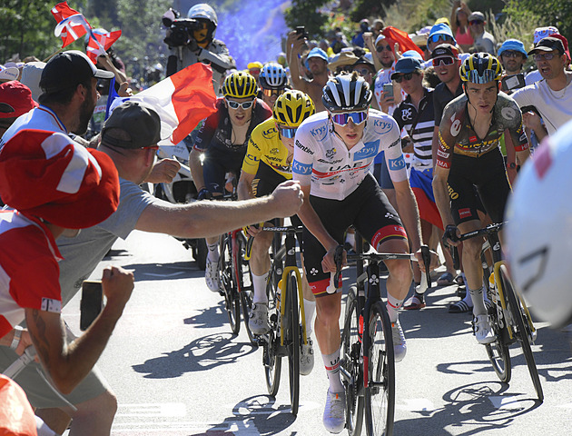 Troufalý návrh k Tour. Chcete vidět Pogačara na Alpe d’Huez? Tak si zaplaťte