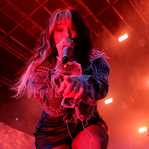 Ewa Farna vyprodala Eden i na podruhé.  Ve videu se rozplakala