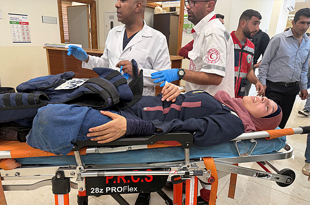 Izraelští osadníci napadli na Západním břehu Palestince. Házeli po nich i velké kameny