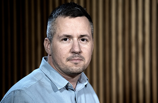 Organizovaný zločin po telefonu. Nejsou to amatéři ze sklepa, říká kriminalista