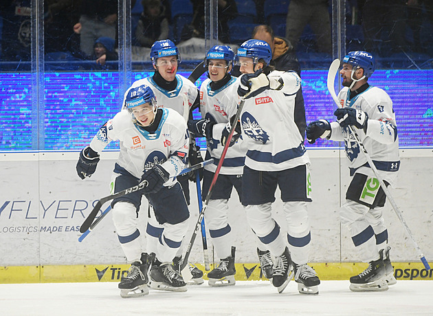 ONLINE: Přestřelka na Kladně, Třinec opět srovnává. Sparta prohrává, Boleslav otáčí