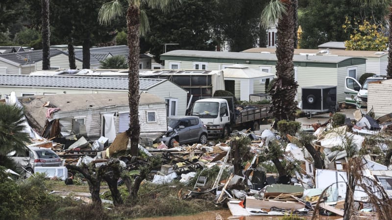 Bouře Claudia udeřila v Evropě: Údajné tornádo zasáhlo kemp, zemřel člověk. Podívejte na video