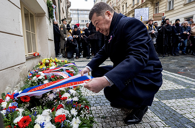 Opět ztrácíme svobodu, hlásal Okamura u Hlávkovy koleje. Ostatní mluvili o vzdělání