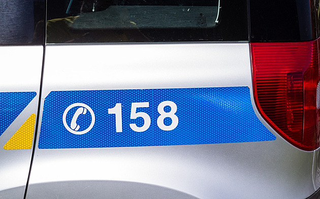 Policie evakuovala žáky a učitele školy v Táboře, prověřuje telefonickou hrozbu