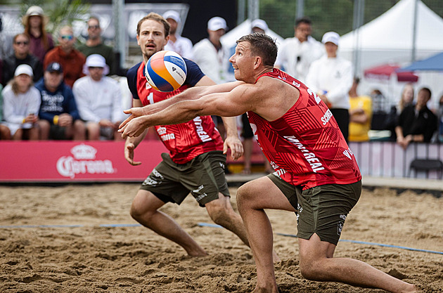 ONLINE: Perušič a Schweiner ve čtvrtfinále MS prohrávají, ve druhém setu dotahují