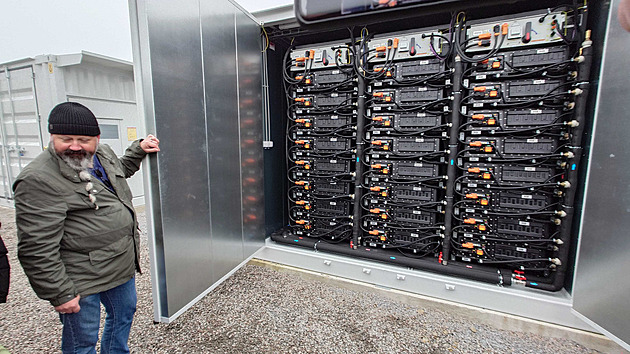 Utáhne až tisíc domácností. Na Svitavsku začalo fungovat obří bateriové úložiště