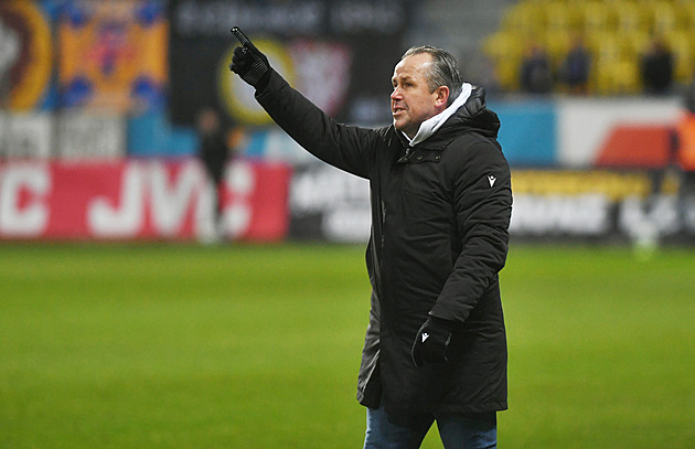 Galásek o krizi: Jsem bojovník, ale vře to ve mně. Vlajkonoši tým „grilovali“