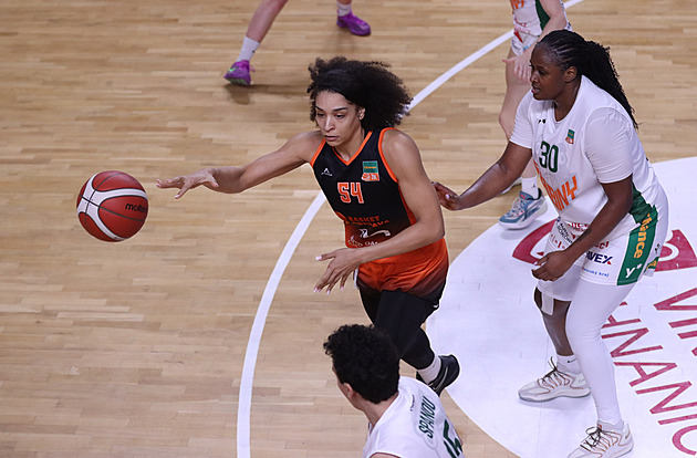 Jasné výhry favoritek. USK Praha nastřílel 118 bodů, Žabiny experimentovaly