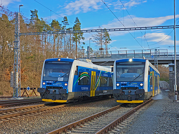 Netradiční výlet podhůřím Šumavy. Frčíme motorákem z Horažďovic do Klatov