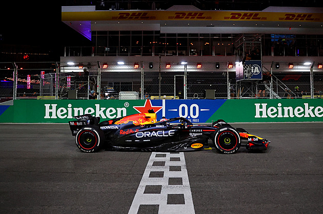 Verstappen suverénně ovládl závod F1 v Las Vegas, druhý Norris nestačil