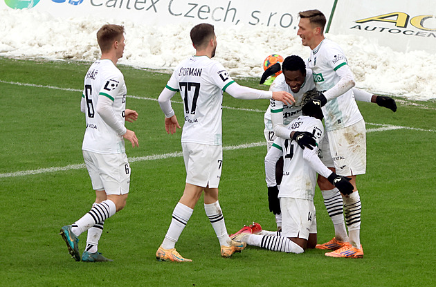 ONLINE: Karviná - Hradec Kr. 4:3, Ayaosi má hattrick, vzápětí snižuje hostující Darida