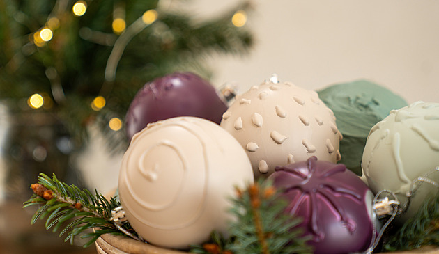 Vytvořte si doma adventní náladu. Zrecyklujte ozdoby, vyzdobte si okna