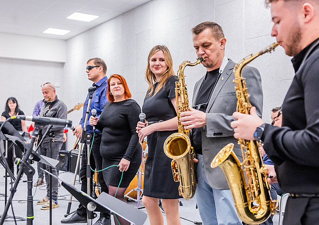 Největší ZUŠ v Česku má pavilon populární hudby, kapely se tam navzájem neruší