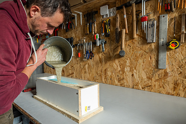 Ve Vrchlabí vznikají trofeje pro světový pohár ve Špindlu, evokují černou sjezdovku