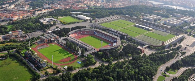 Malý stadion na Strahově čeká přestavba, hala Fortuna získá nový led a mantinely