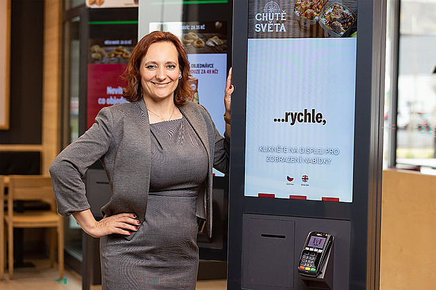 V kontrolách jsme obstáli. Šéfka KFC o kauze zkaženého masa i mlčení řetězce