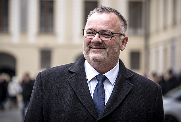 Slovák ministrem? V české vládě už seděl rodák z Budapešti či občan Švýcarska