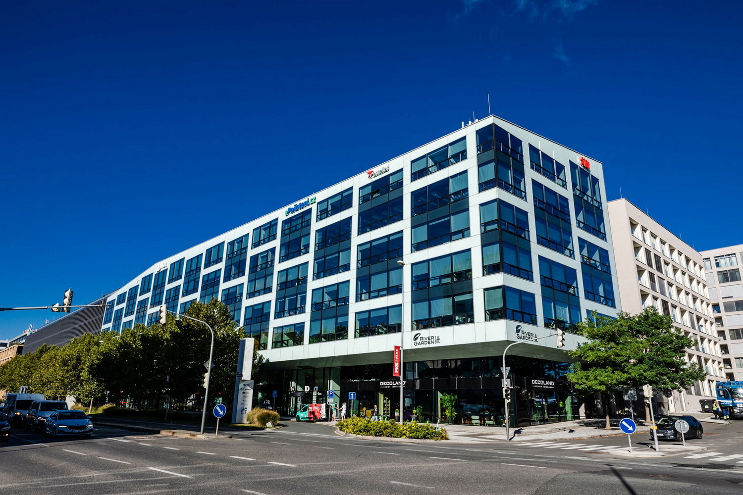 Historie se potkává s budoucností: Příběhy z nábřeží a zajímavosti čtěte na rohanskenabrezi.cz