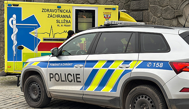 V poštovní schránce nechal telefon i doklady a zmizel. Seniora našli mrtvého