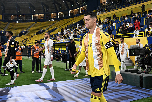 Ronaldo si poranil stehenní sval, portugalští fanoušci by měli být v klidu