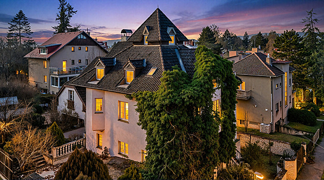 Pražská vila režiséra Juraje Jakubiska je na prodej. Stojí necelých 30 milionů