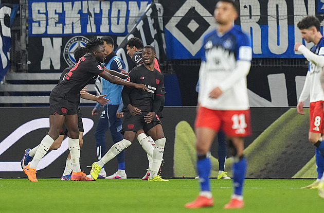 Starost pro reprezentaci. Schick se zranil při rozcvičce, Leverkusen zvítězil i bez něj