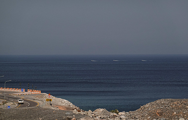 Hormuzským průlivem je i nadále možné proplouvat, tvrdí Teherán