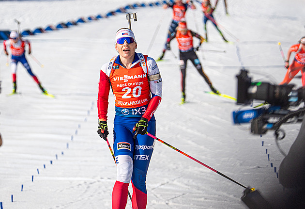 Famózní stíhačku ovládla Hanna Öbergová. Všechny Češky v první dvacítce