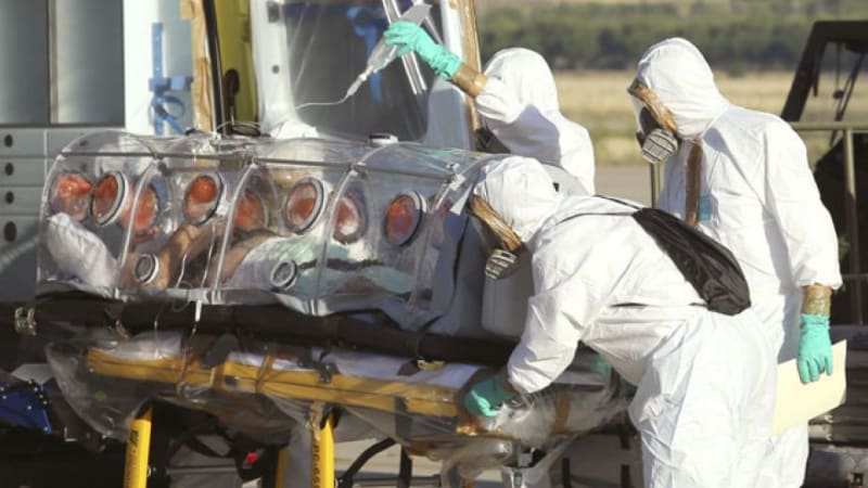 Ebola do Česka? Američan s podezřením na nákazu míří na pražskou Bulovku. Nemá být rizikový