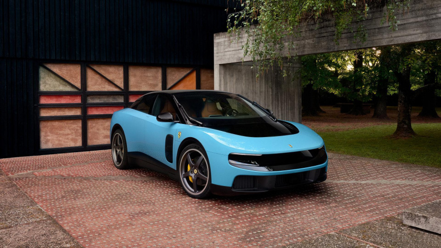 Fiasko místo obdivu? Nové Ferrari Luce baví internet, vybrali jsme ty nejlepší vtípky