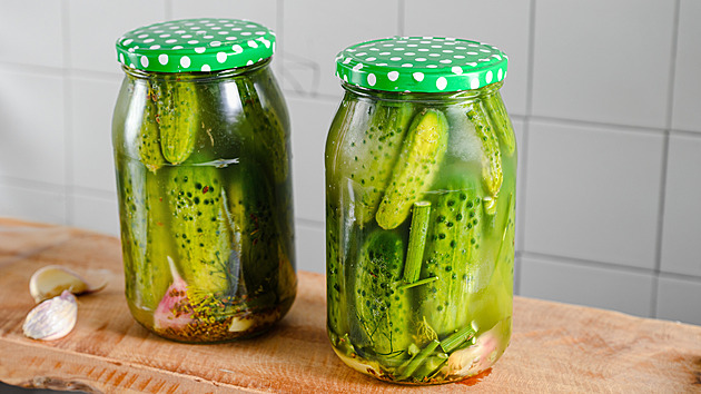 Okurkový lák jako tajná zbraň šéfkuchařů. Zkuste tyto geniální triky