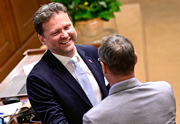 Vondráček na Hrad? Zemanův nápad se v koalici líbí, nepohrdal by prý Ústavou